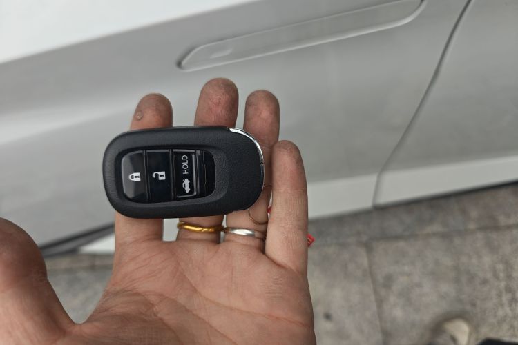 灵悉L 2024款 头号玩家版中控内饰11