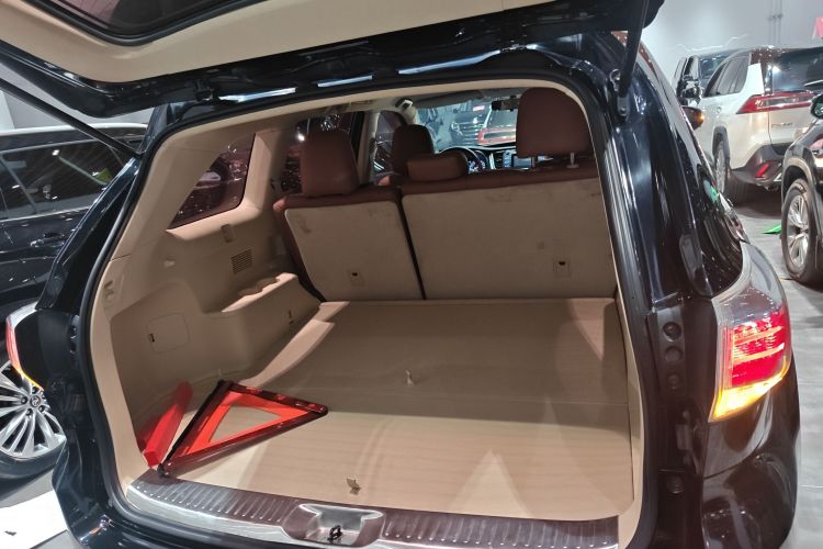 丰田 汉兰达 2017款 2.0T 两驱精英版 5座局部细节23