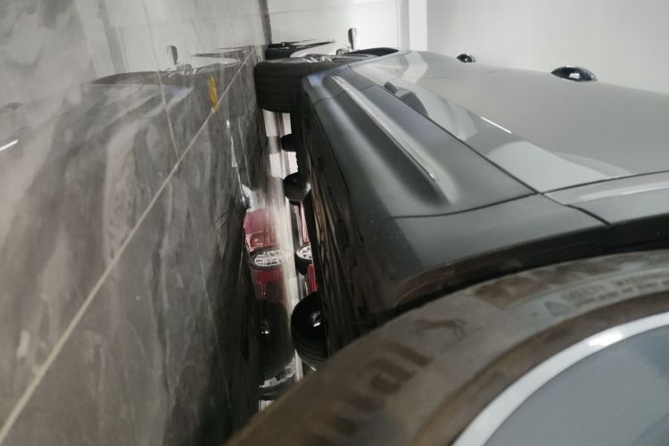 奔驰GLB AMG 2021款 改款 AMG GLB 35 4MATIC局部细节9001