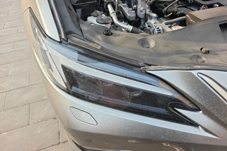 雷克萨斯ES 2025款 200 臻享版车身外观8