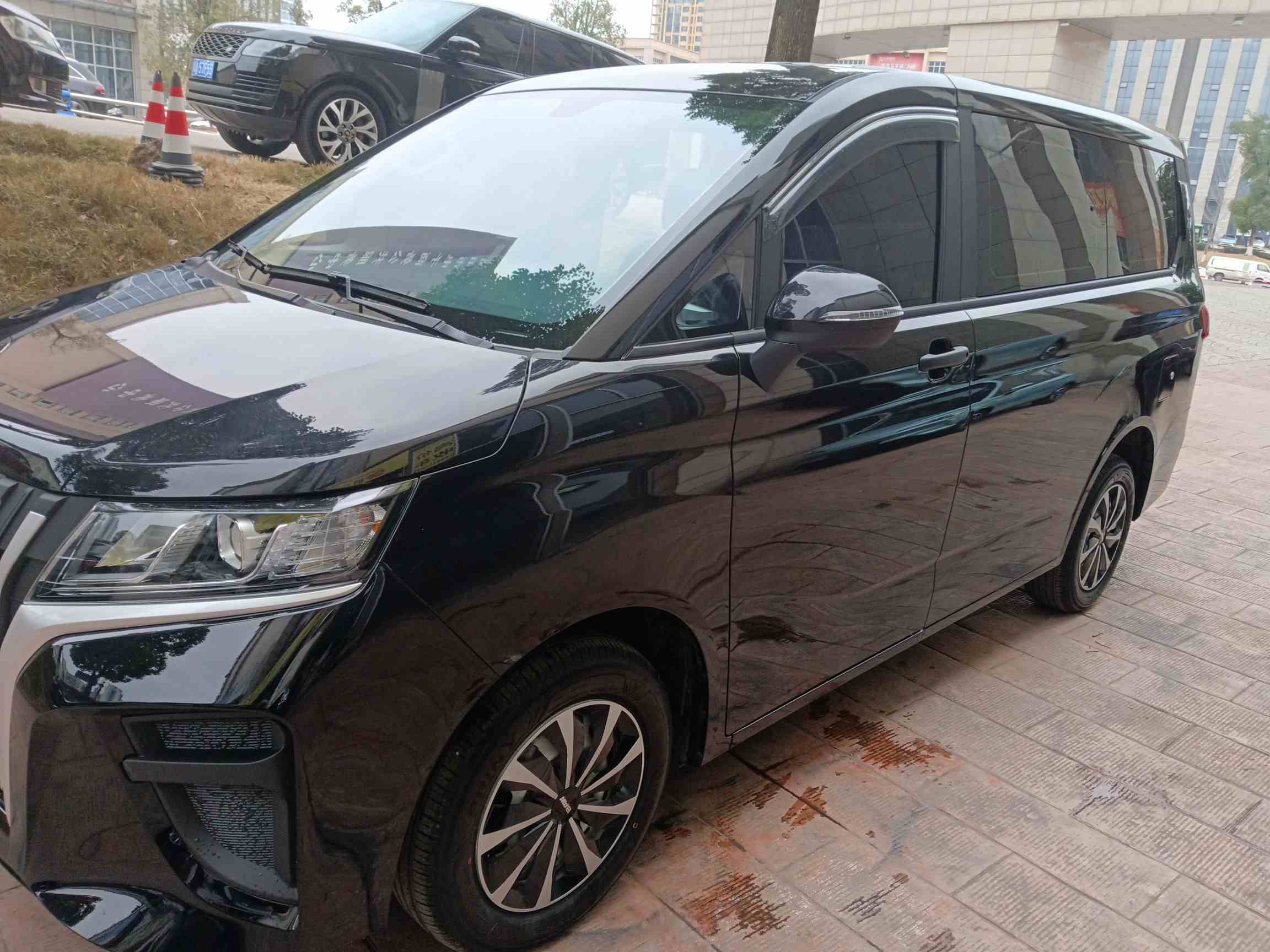 BAW北汽制造 锐胜王牌M7 2026款 1.6L 手动标轴舒适型 7座(2)