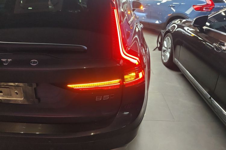 沃尔沃V90 2022款 Cross Country B5 AWD 智远版车身外观6006