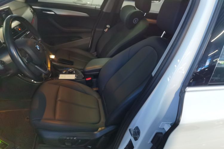 宝马X1 2019款 sDrive20Li 领先型中控内饰19