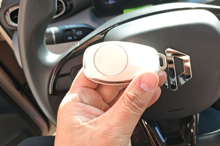 零跑汽车 零跑T03 2021款 400轻享版 磷酸铁锂中控内饰11