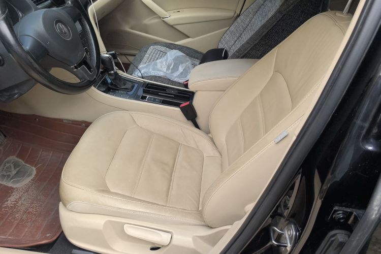 大众 帕萨特 2014款 1.8TSI DSG尊荣版中控内饰19