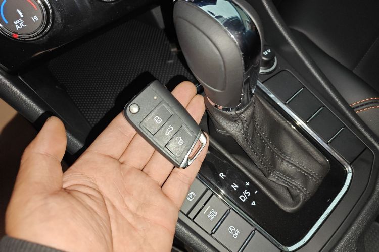 大众 宝来 2025款 200TSI DSG悦行PRO版中控内饰7001