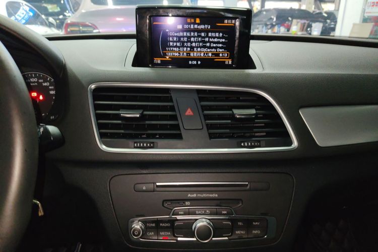 奥迪Q3 2017款 35 TFSI 时尚型局部细节16