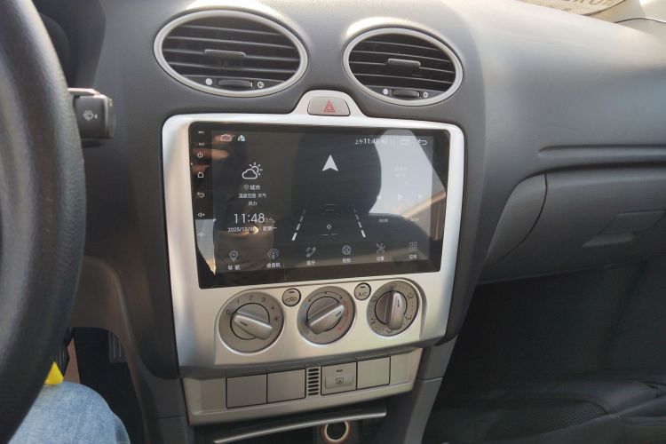 福特 福克斯 2013款 两厢经典 1.8L 手动基本型中控内饰16