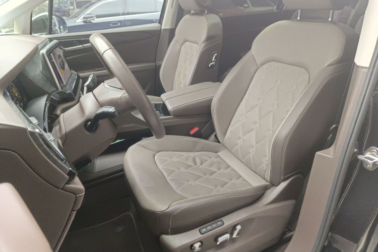 大众 威然 2022款 380TSI 尊贵版中控内饰19