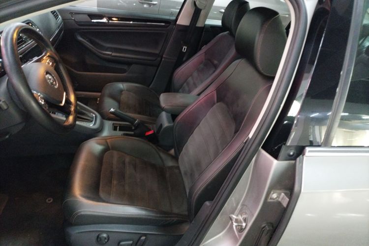 大众 速腾 2017款 230TSI 自动豪华型中控内饰19