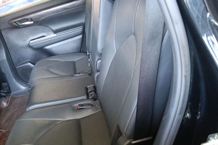 丰田 汉兰达 2022款 双擎 2.5L 四驱至尊版 7座中控内饰21