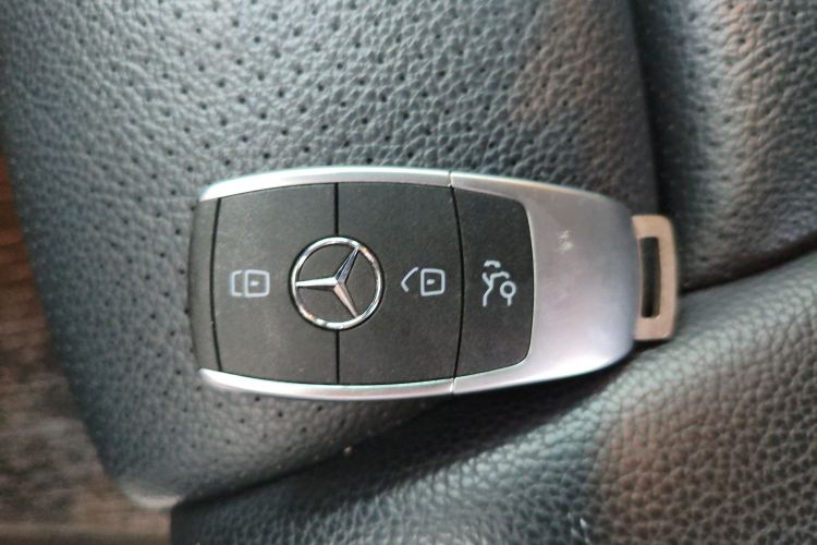 奔驰GLC 2020款 改款 GLC 300 L 4MATIC 动感型中控内饰11