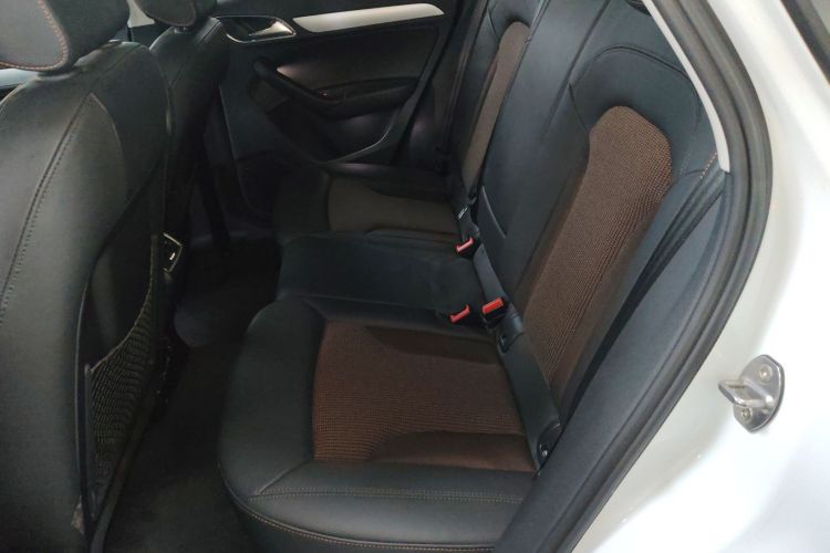 奥迪Q3 2018款 30周年年型 30 TFSI 时尚型中控内饰7004