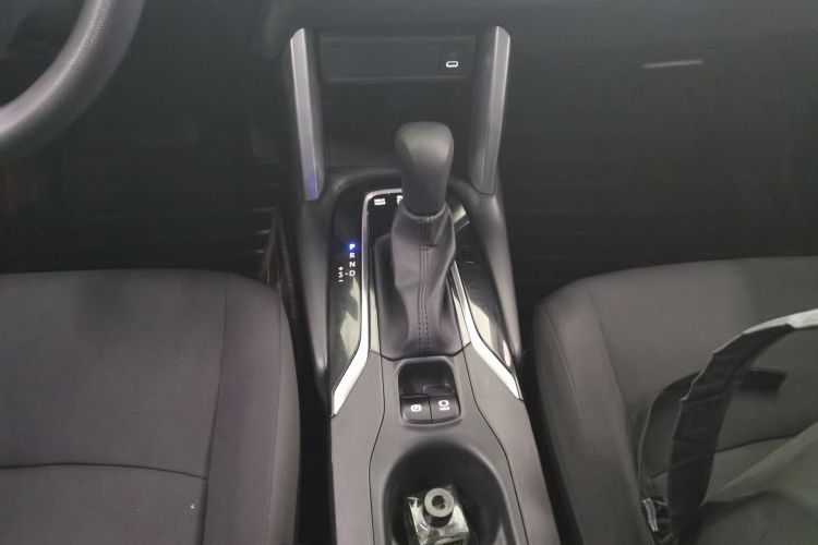 丰田 卡罗拉锐放 2023款 双擎 2.0L 先锋版中控内饰18