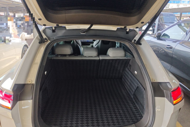 腾势N7 2023款 长续航性能版机舱底盘23