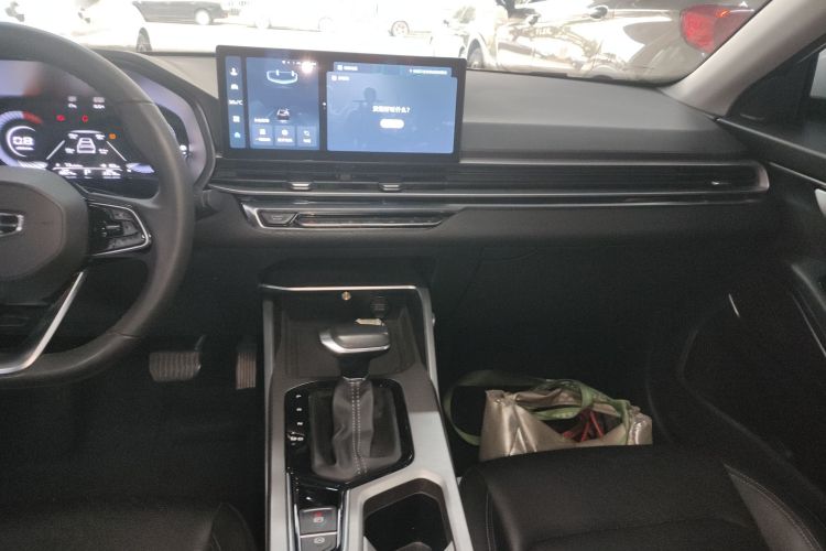 吉利汽车 帝豪 2023款 第4代冠军版 1.5L CVT豪华型中控内饰16