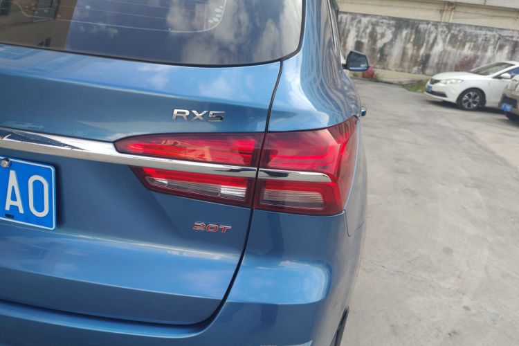 荣威RX5 2019款 20T 两驱自动Ali智联网铂金版车身外观9