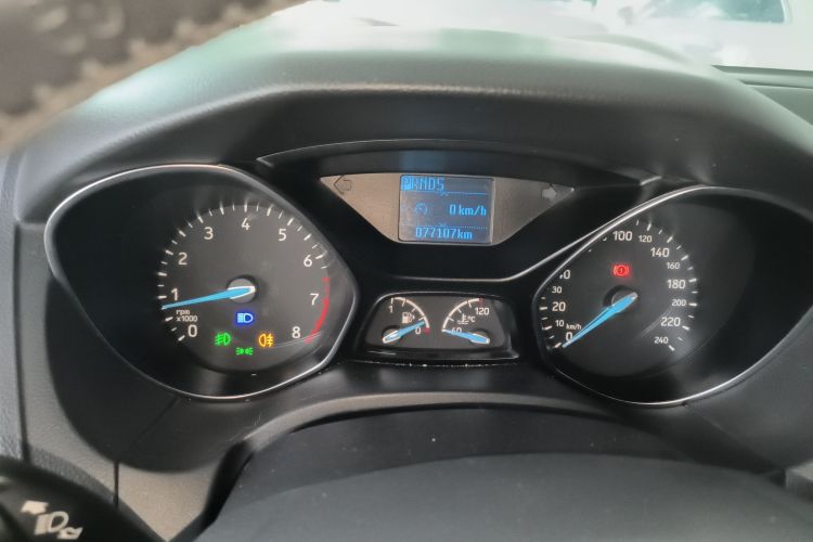 福特 福克斯 2017款 两厢 1.6L 自动风尚型智行版中控内饰14