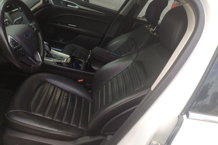 福特 蒙迪欧 2013款 2.0L GTDi200时尚型中控内饰19