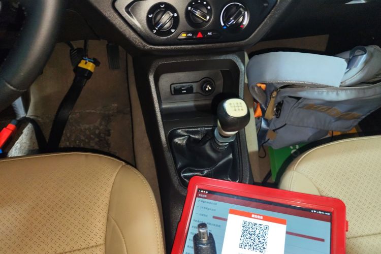 五菱汽车 五菱宏光 2021款 1.5L改款 S舒适型 电动助力LAR中控内饰18