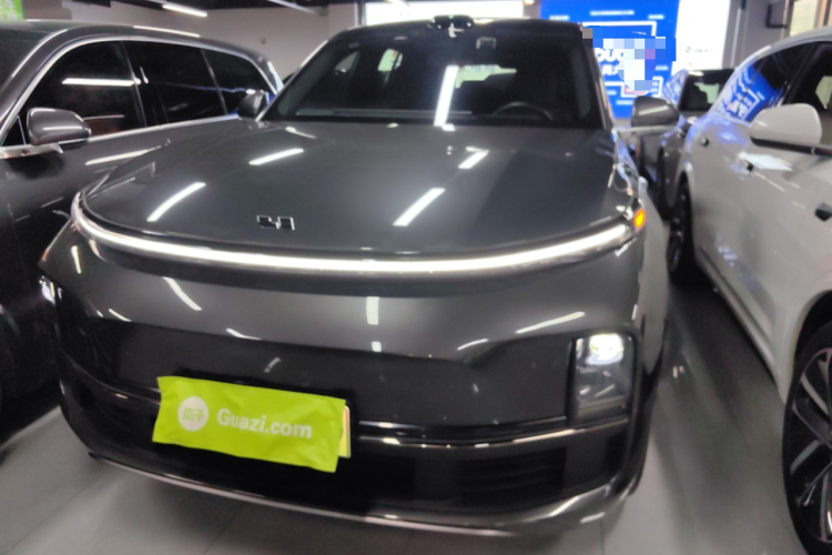 理想汽车 理想L8 2024款 Ultra车身外观2