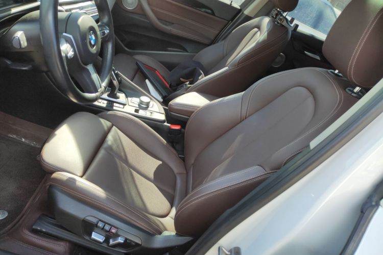 宝马X1 2022款 sDrive25Li 领先型中控内饰19