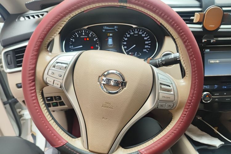 日产 奇骏 2014款 2.5L CVT尊享版 4WD局部细节13