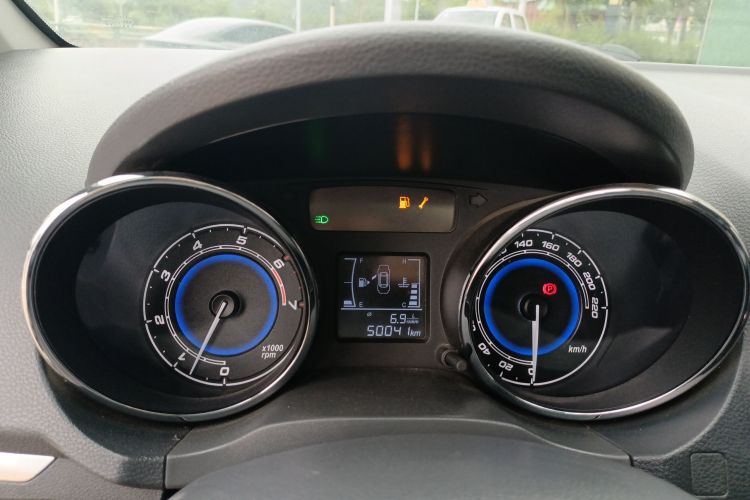 凯翼E3 2018款 1.5L 手动尊贵型中控内饰14