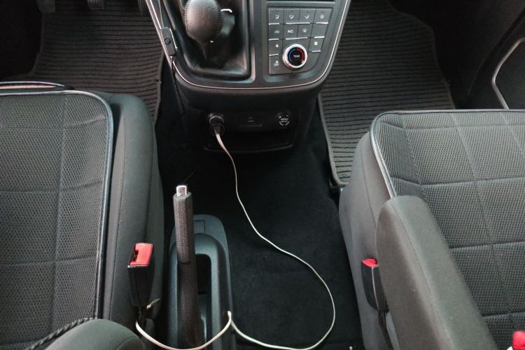 江淮瑞风 瑞风M4 2018款 2.0L 手动速运版中控内饰18