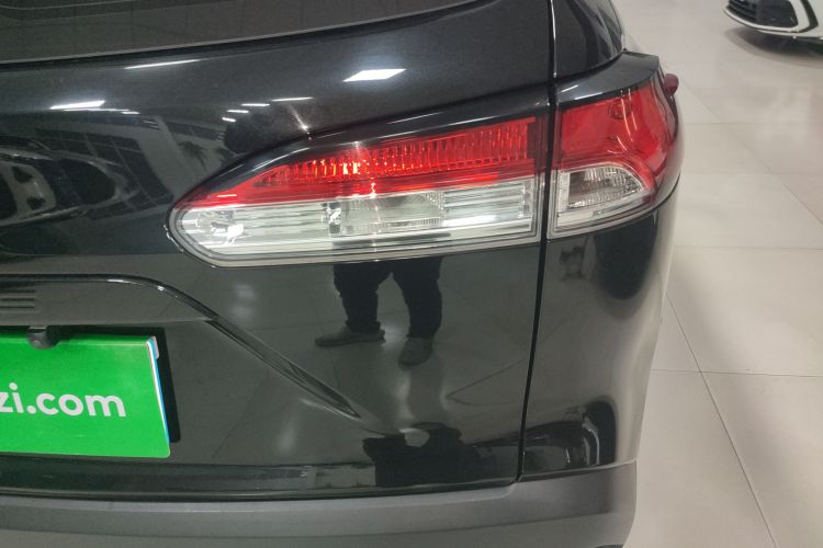 丰田 卡罗拉锐放 2022款 2.0L 先锋版车身外观6006