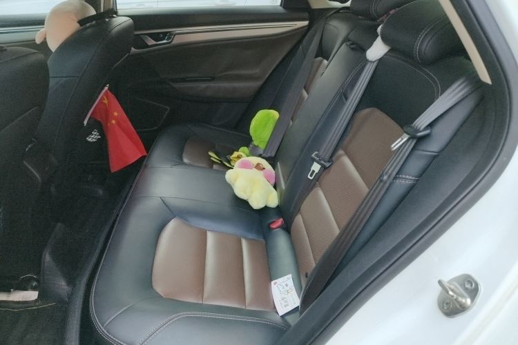 吉利汽车 帝豪GL 2017款 1.3T DCT尊贵型中控内饰21