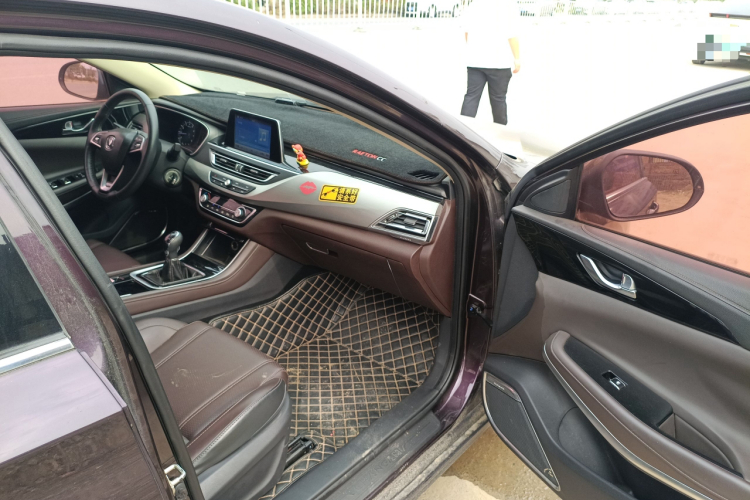 长安 睿骋CC 2018款 1.5T 手动典雅型 国V局部细节9005