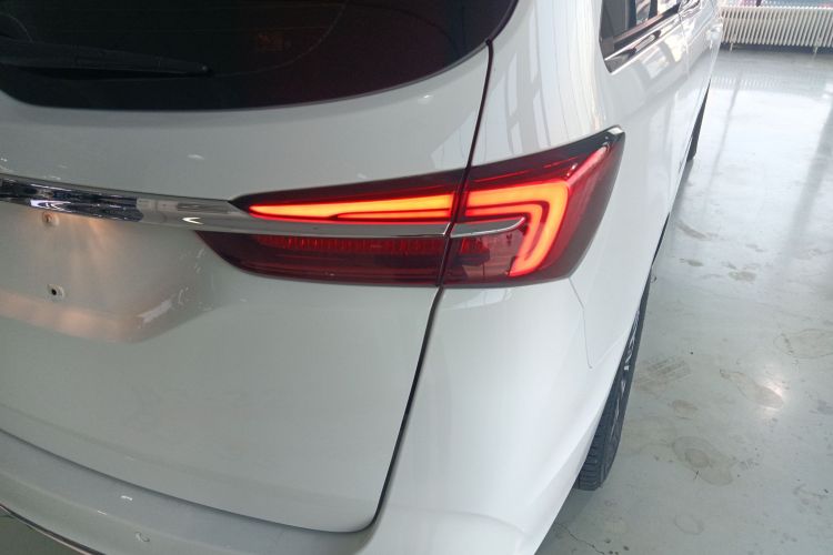 别克GL8 2022款 陆上公务舱 652T 舒适型车身外观6006