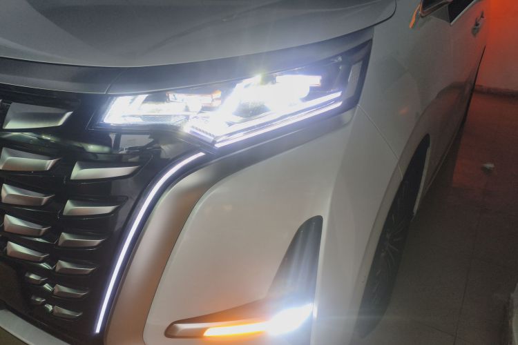 腾势D9 2022款 DM-i 970 四驱旗舰型局部细节36