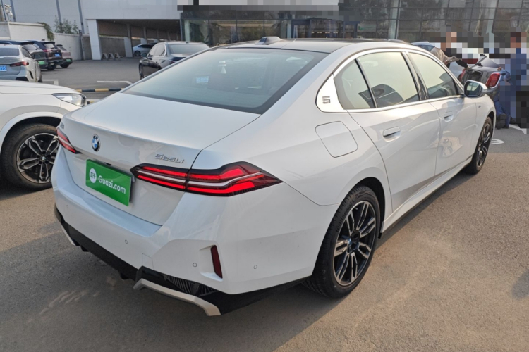 宝马5系 2024款 525Li M运动套装车身外观7