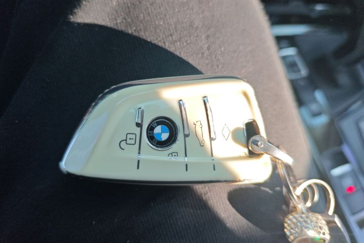 宝马X1 2021款 改款 xDrive25Li 尊享型中控内饰11