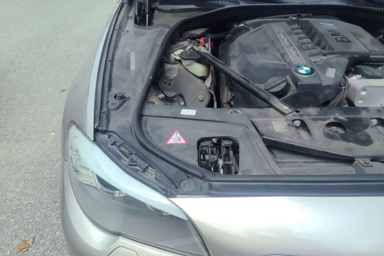 宝马5系(进口) 2011款 535i xDrive豪华型局部细节9006