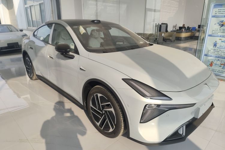 深蓝汽车 深蓝L06 2026款 560Ultra激光版车身外观3