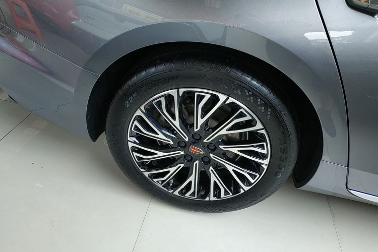 红旗H5 2024款 2.0T 自动智联旗畅版车身外观56