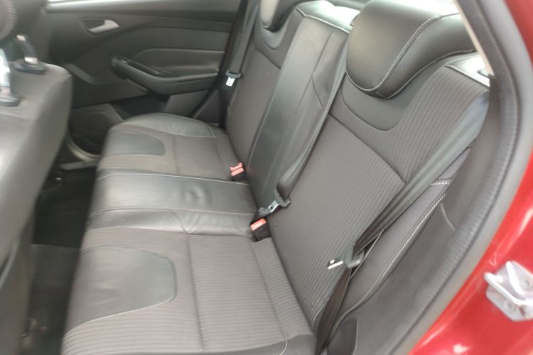 福特 福克斯 2012款 三厢 1.6L 自动风尚型中控内饰21