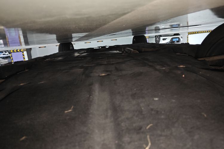 宝马2系(进口) 2018款 220i 敞篷轿跑车 运动设计套装局部细节9008