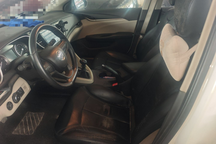 别克 英朗 2015款 15N 手动精英型中控内饰19