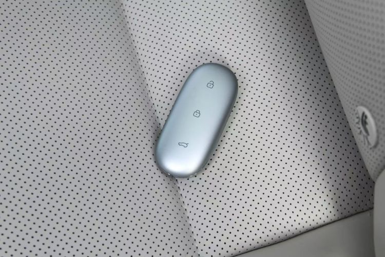 理想汽车 理想L8 2023款 Max中控内饰11