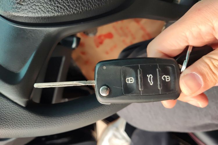 大众 桑塔纳 2016款 1.6L 手动风尚版中控内饰11