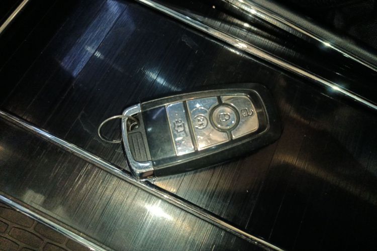 林肯 飞行家 2023款 3.0T V6 四驱尊享巡航版 六座中控内饰11