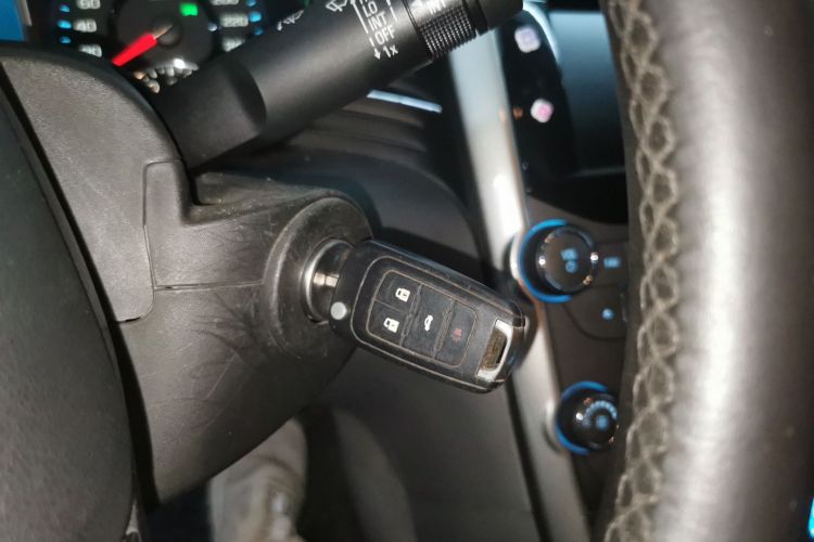 雪佛兰 迈锐宝 2014款 2.0L 自动豪华版中控内饰11