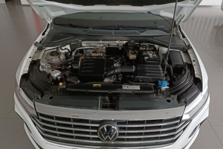 大众 朗逸 2023款 改款 1.5L 自动得逸版机舱底盘24