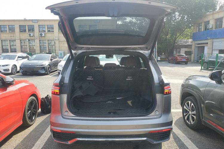 吉利汽车 星越L 2021款 2.0TD DCT EVO两驱尊贵型机舱底盘23