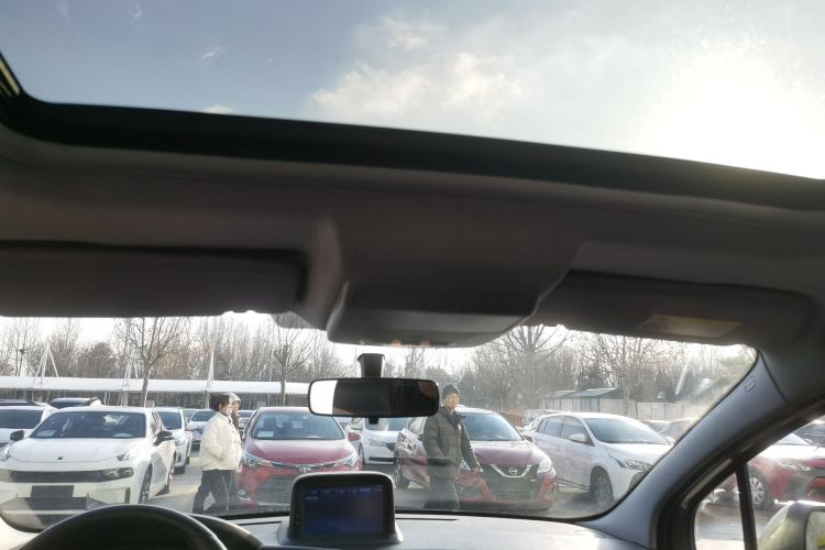 标致3008 2015款 1.6THP 自动潮流版中控内饰22