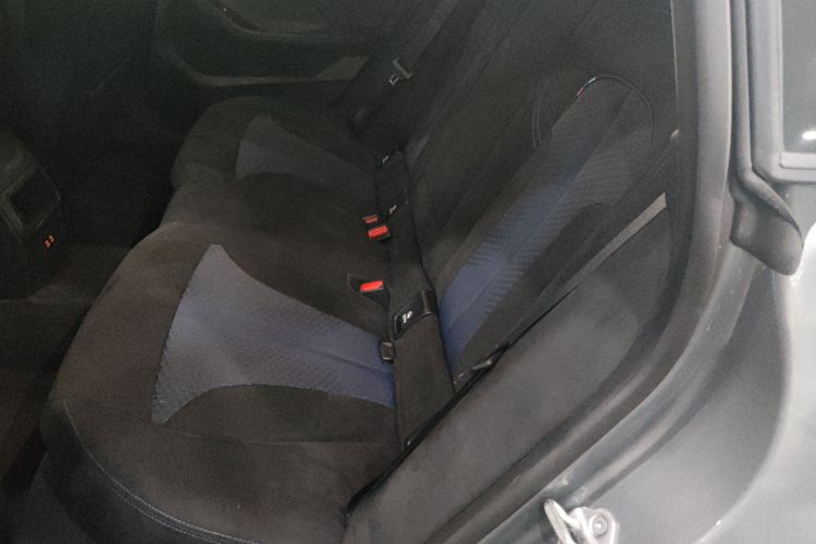 宝马2系(进口) 2023款 225i 四门轿跑车 M运动曜夜套装中控内饰21